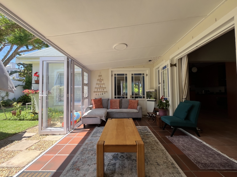 6 Bedroom Property for Sale in Zevendal Western Cape